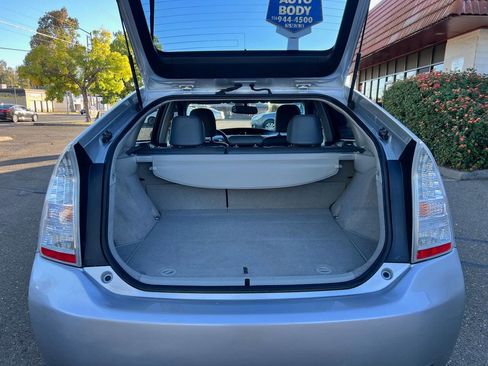 Used 2010 Toyota Prius Five image 9