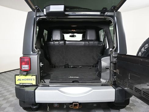 Used 2014 Jeep Wrangler Unlimited Sahara w/ Connectivity Group AWD/4WD image 16