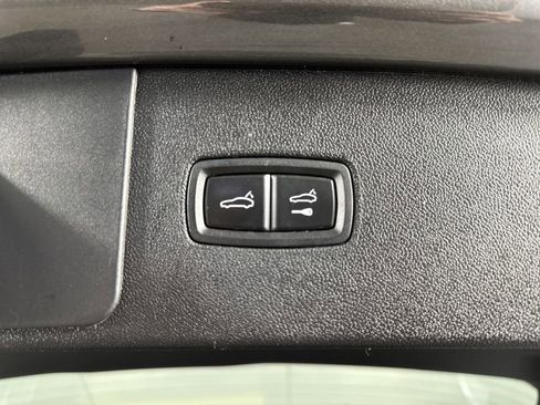 Used 2021 Porsche Cayenne AWD/4WD image 25