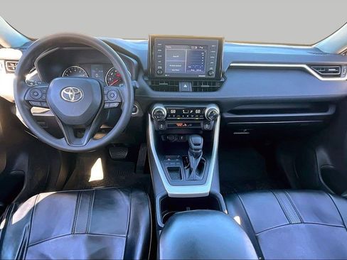 Used 2022 Toyota RAV4 XLE image 15