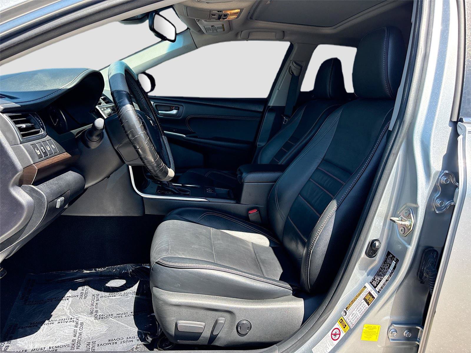 Used 2017 Toyota Camry XLE w/ Advanced Technology Package FWD image 21