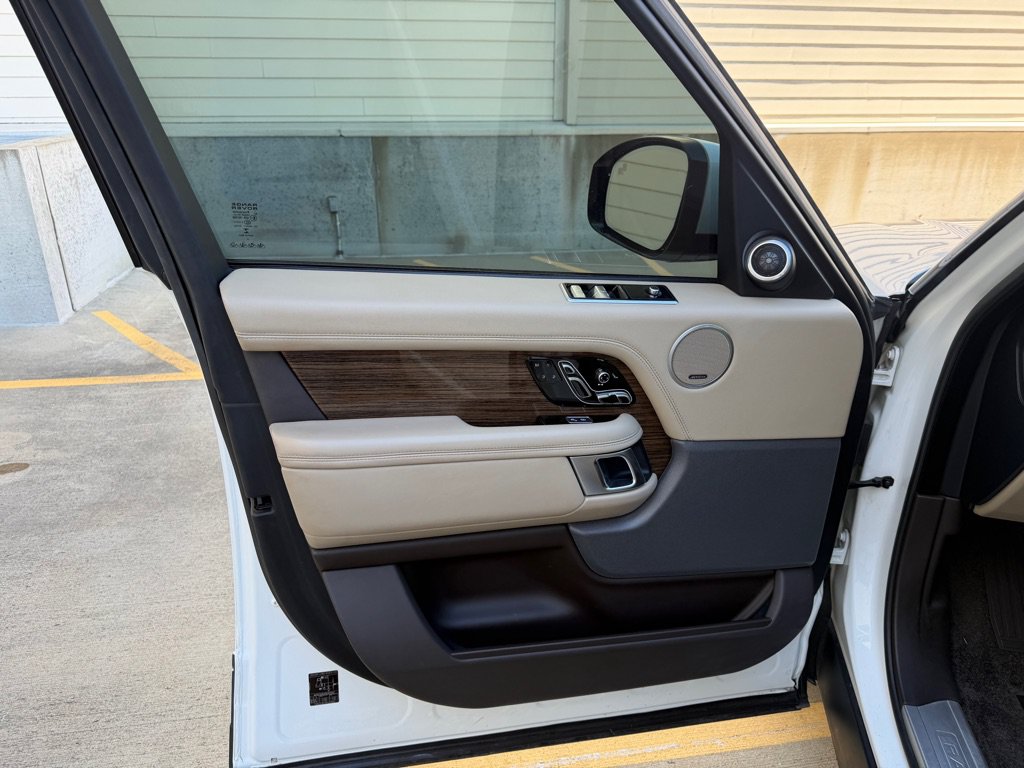 Used 2018 Land Rover Range Rover Supercharged AWD/4WD image 10