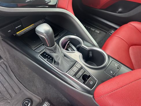 Used 2020 Toyota Camry XSE FWD image 30