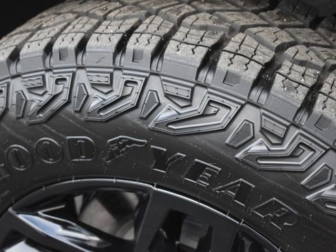 Certified 2024 Chevrolet Silverado 1500 Custom Trail Boss w/ LPO, Dark Essentials Package image 34