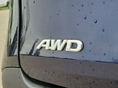 Used 2023 Toyota Sienna XLE AWD/4WD image 7