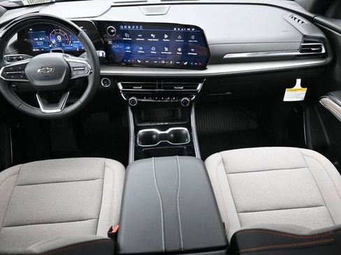 New 2026 Chevrolet Traverse LT w/ Enhanced Driving Package FWD image 22