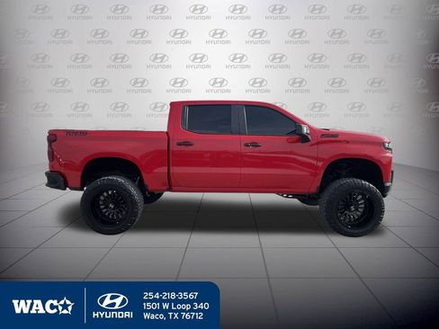 Used 2021 Chevrolet Silverado 1500 LT Trail Boss w/ Convenience Package II image 3