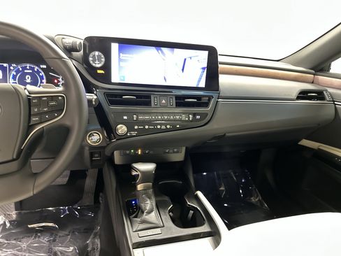 Used 2025 Lexus ES 350 w/ Premium Package image 30