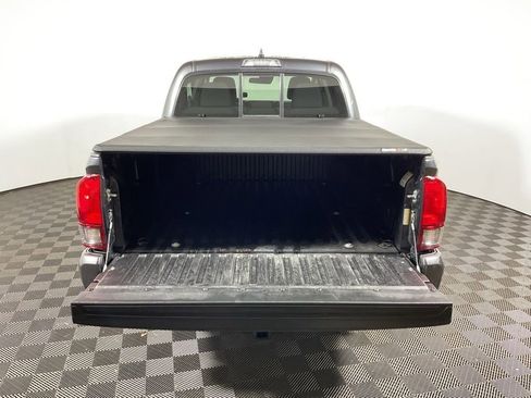 Used 2022 Toyota Tacoma SR AWD/4WD image 14