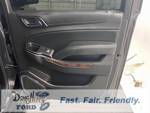 Used 2017 Chevrolet Suburban LT image 39