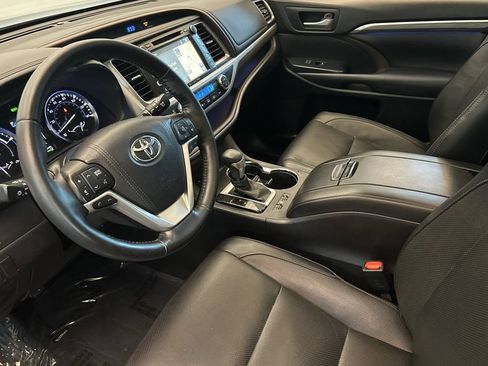 Used 2017 Toyota Highlander Limited Platinum AWD/4WD image 10