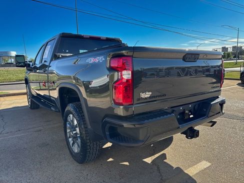 Used 2023 Chevrolet Silverado 2500 Custom w/ Custom Convenience Package AWD/4WD image 6