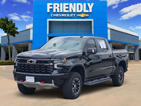Used 2025 Chevrolet Silverado 1500 ZR2 w/ Technology Package image 3