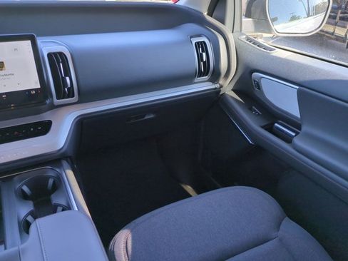 New 2025 Ford Expedition Active image 17