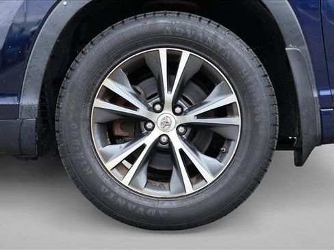 Used 2016 Toyota Highlander XLE AWD/4WD image 9