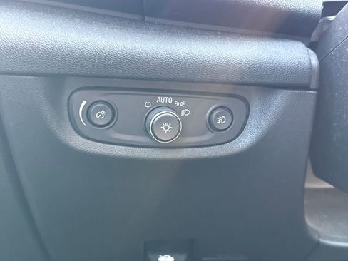 Used 2018 Buick Regal Essence w/ Driver Confidence Package #1 AWD/4WD image 35