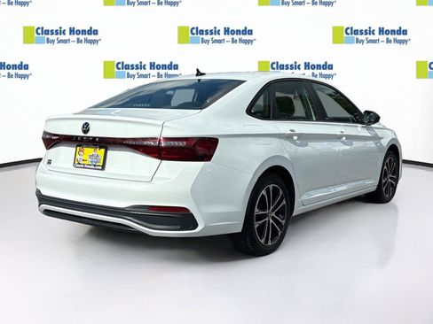 Used 2025 Volkswagen Jetta Sport FWD image 8
