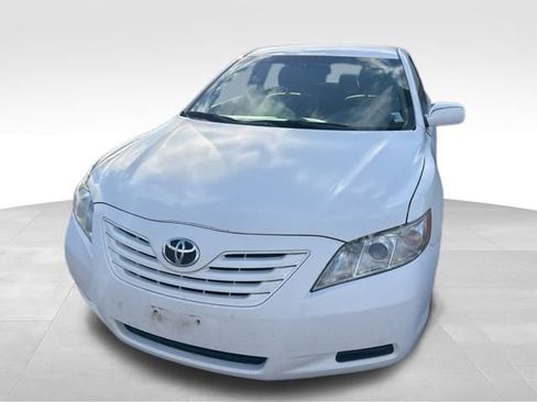 Used 2009 Toyota Camry LE image 2