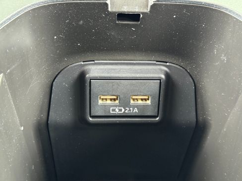 Used 2021 Toyota RAV4 XLE AWD/4WD image 27