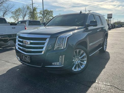 Used 2020 Cadillac Escalade Premium Luxury AWD/4WD image 3