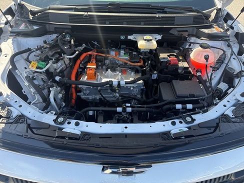 New 2025 Chevrolet Equinox EV RS image 29