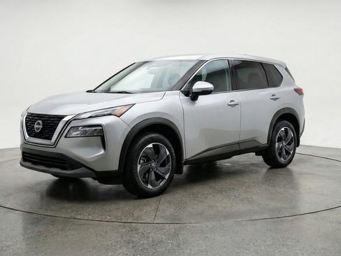 Used 2025 Nissan Rogue SV image 3