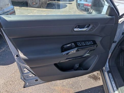 New 2026 Nissan Pathfinder Platinum AWD/4WD image 15