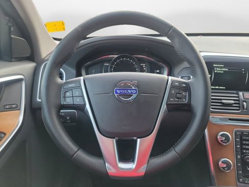 Used 2017 Volvo XC60 T6 Inscription w/ Preferred Option Package image 12