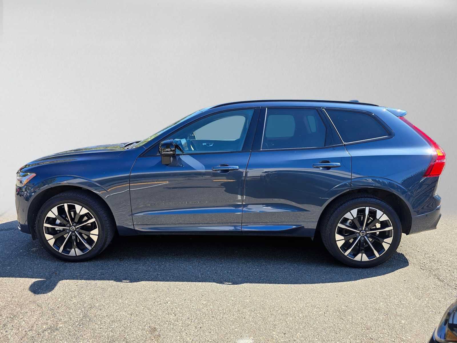 Used 2026 Volvo XC60 B5 Plus w/ Protection Package Premier AWD/4WD image 6