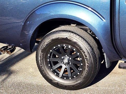 Used 2017 Nissan Frontier SV image 11