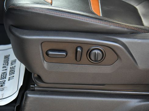 Used 2020 GMC Sierra 1500 AT4 w/ AT4 Premium Package image 17