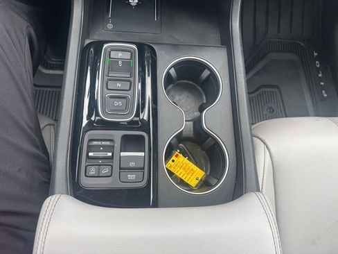 Used 2025 Honda Pilot Touring image 24