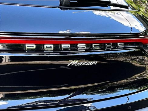 Certified 2026 Porsche Macan AWD/4WD image 13