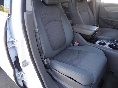 Used 2017 Chevrolet Traverse LT FWD image 22