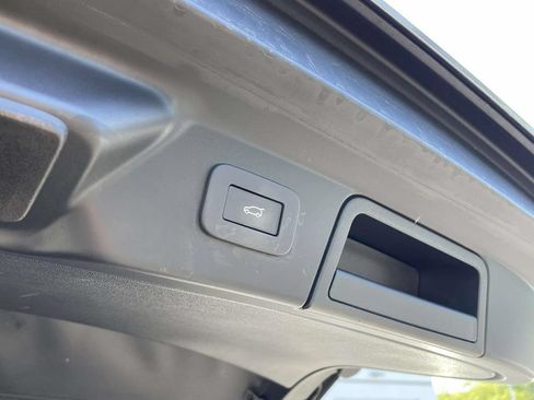 Used 2023 Land Rover Range Rover Velar S AWD/4WD image 19