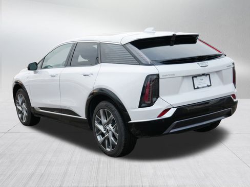 Certified 2025 Cadillac Optiq Luxury 2 w/ LPO, Floor Liner Package image 5