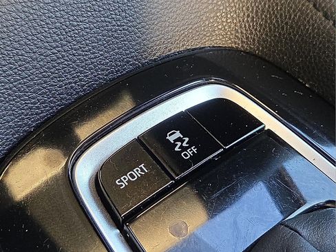 Used 2020 Toyota Corolla SE image 20