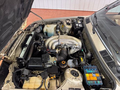 Used 1990 BMW 325i Convertible image 39