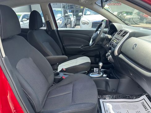 Used 2014 Nissan Versa SV FWD image 13