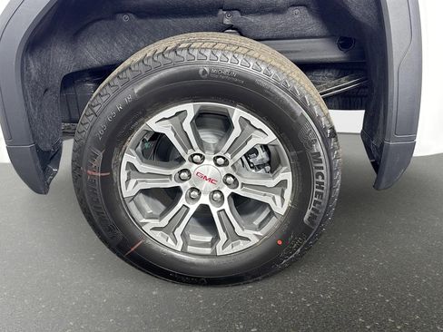 New 2026 GMC Sierra 1500 SLE w/ Preferred Package RWD image 30