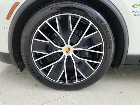 Used 2025 Porsche Macan Electric RWD image 58
