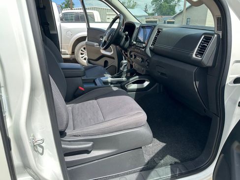 Used 2024 Nissan Frontier SV AWD/4WD image 22