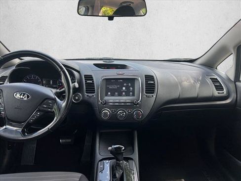 Used 2018 Kia Forte S w/ S Technology Plus Package FWD image 9