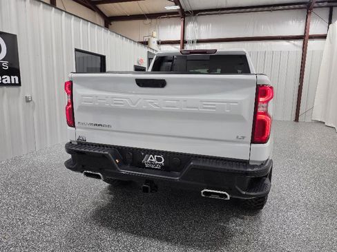 Used 2024 Chevrolet Silverado 1500 LT Trail Boss w/ Convenience Package II image 9