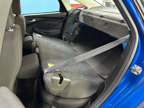 Used 2018 Ford Focus SE w/ SE Appearance Package image 60