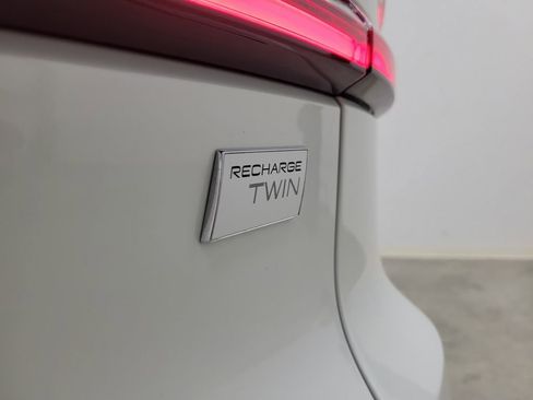 Certified 2023 Volvo C40 P8 Recharge Ultimate image 8