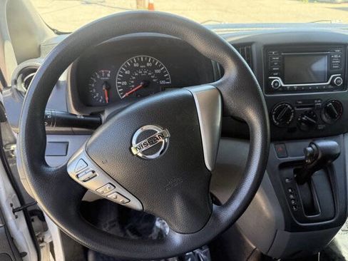 Used 2018 Nissan NV200 S FWD image 13