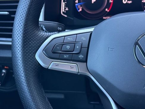 Used 2020 Volkswagen Atlas Cross Sport SEL R-Line AWD/4WD image 34