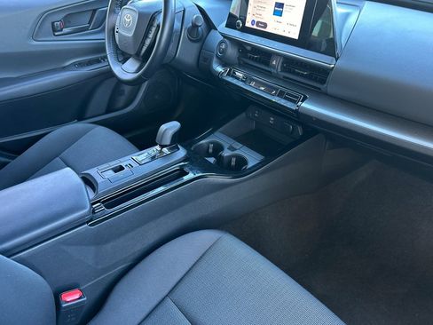 Used 2024 Toyota Prius LE FWD image 18