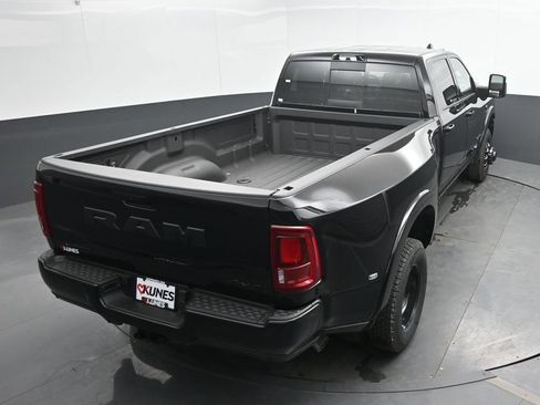 New 2026 RAM 3500 Limited AWD/4WD image 32